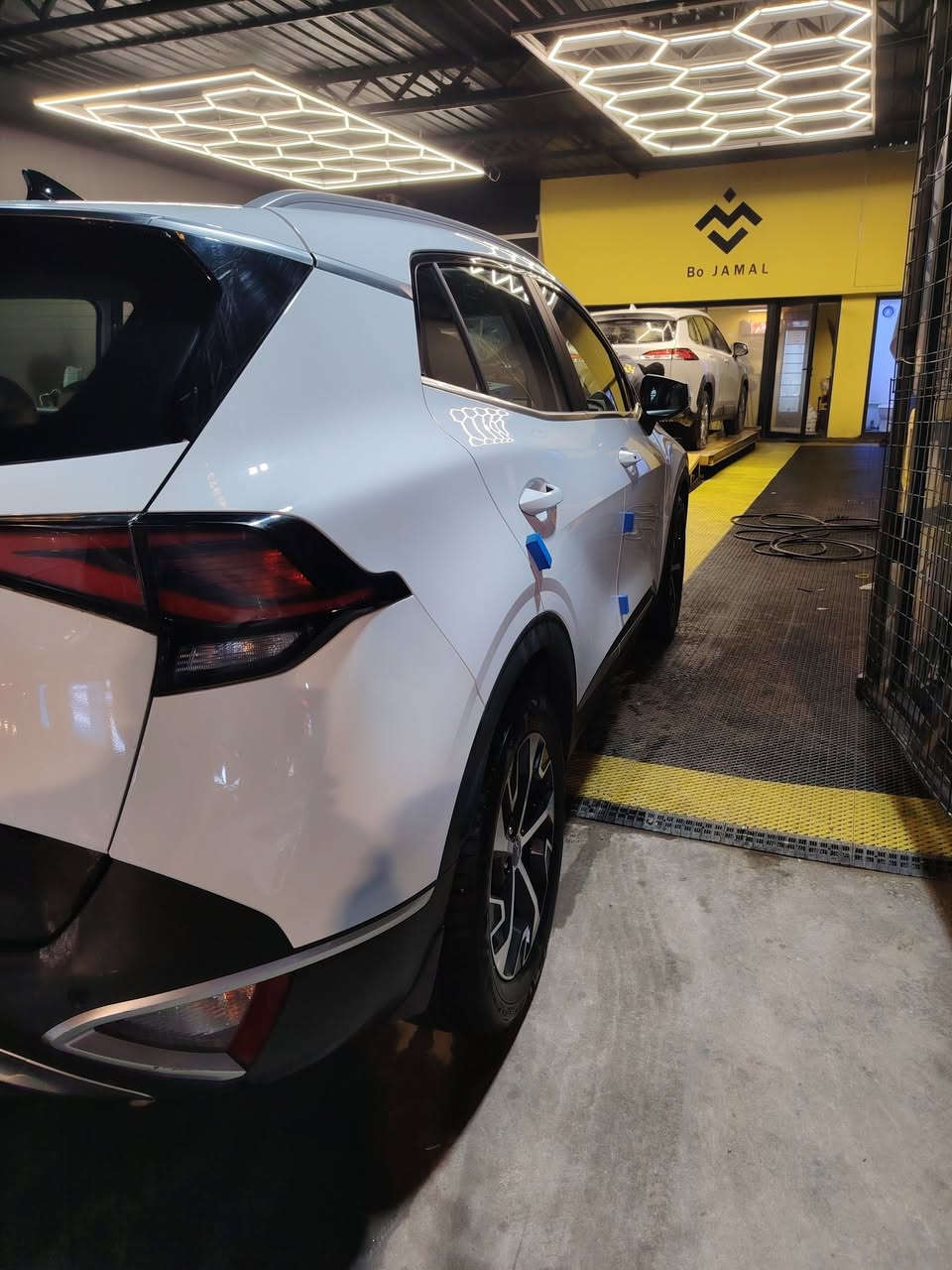 للبيع سبورتج موديل ٢٠٢٤ رقم اربيل سنوية باسمي ماشيه الف فقط حقيقي شرط الفحص لابارد لاصبغ لاتبديل كفاله على وضع الشركة
مواصفات عادية بصمه تشغيل عن بعد تحكم ستيرن شاشه وكاميرا حساس خلفي رادار جانبي(نقط عمياء) سايد بريك بصمه اوتو هولد كشن مخمل مدوشمه الكشنات
مكان السيارة بغداد حي الجامعة
السعر ٢٢٨ ورقة وبيه مجال بسيط
موبايل ***********
الرد على الاتصال حصرا غير متواجد على الفيسبوك
