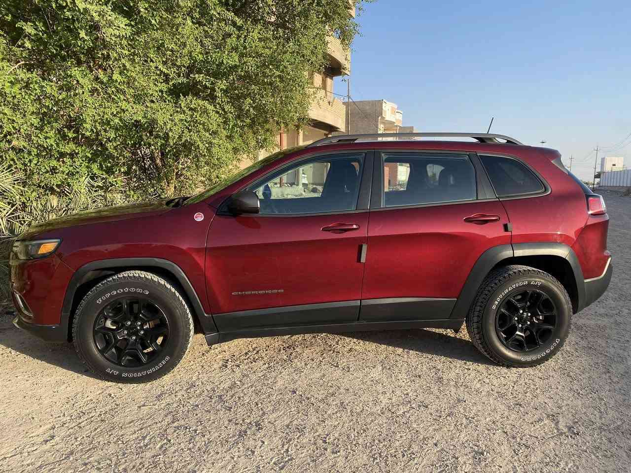 وحش امريكي جيب
شيروكي ترايل هوك ٢٠٢١ 
فول مواصفات 
تشغيل عن بعد 
رادارات 
حساسات 
اشاير مري 
رادار جانبي مع هيتر مري جانبية 
تحديد مسار 
تحكمات ستيرن 
كشن كهرباء جلد. تدفئة تبريد 
ستيرن تدفئة 
فتحة سقف نصف بنوراما 
رقم اربيل بسمي سنوية ورقم انكليزي جديد 
المحرك 3.2 v6  المرغوب 
خمس انظمة قيادة 
لايتات زنون ذكية 
بصمة ابواب مع ترحيب ذكي 
ماشية ٤٩… الف فقط 
ضربتها ب امريكا خشم البنيد عكس السايق 
نصف جاملغ وربع بنيد بدون  دواخل 
السياره جاهزة وهاي تايرها من امريكا جاي تنسه البنجر وغير شي 
سبير منازل 
مكانها الرمادي 
***********
