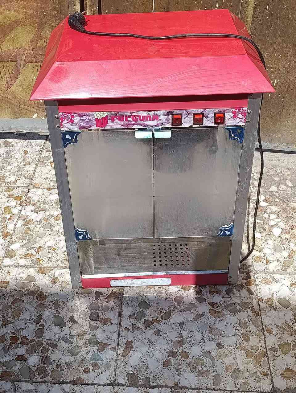 مكينه شاميه شغاله على فحص
سعر ٧٥ وبي مجال 
مكان بياع حي العامل 
***********
