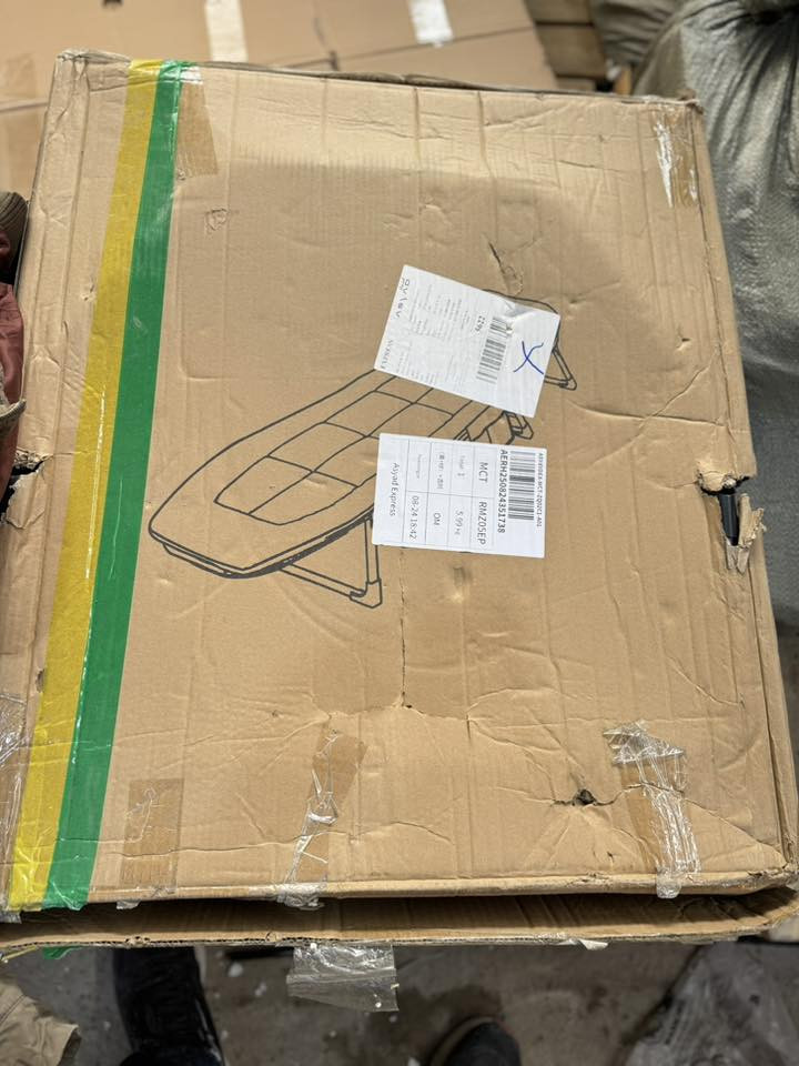 10 قطعه مشكل الشكل والحجم جديد بالكارتون ماعده قطعتين بدون كارتون شلع 170 الف كلهن


**إذا كنت صاحب هذا الإعلان وتريد حذفه لأي سبب، رجاءا أرسل رسالة إلى الدعم الفني**