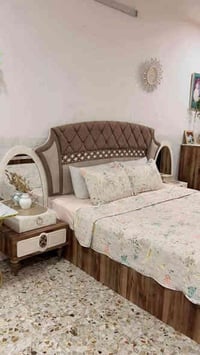 غرفه تركي درجه اولى  نظيفه عشر قطع سرير مخزن وجكات عنوان بغداد رقم الت...