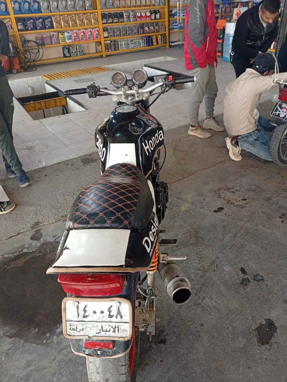 سلام عليكم دراجه سيبي جيل اول دراجه نكره بكل وقت وياهه زوج تايرات جدد او ناضافه خير من الله سعر1500 قفل مكان لانبار رمادي رقم ***********
