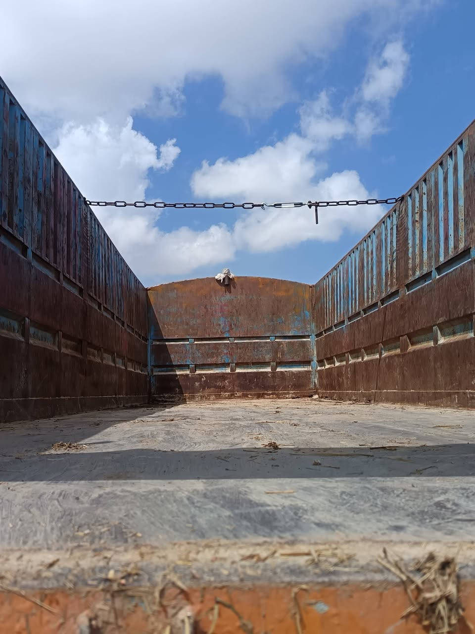 سلام عليكم للبيع مقطوره الاماني  جديده تخم تاير طول سبعه ونص7/50للستفسار/***********)(👍***********
