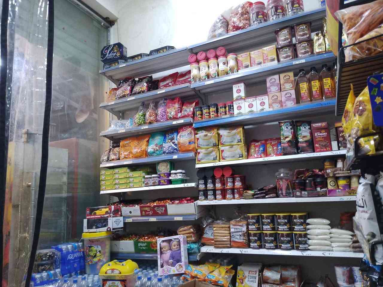 اسواق للبيع
سبب البيع ( لعدم التفرغ ) 
العنوان : بغداد الحريه حي السلام شارع 20 
للاستفسار على الرقم : ***********
