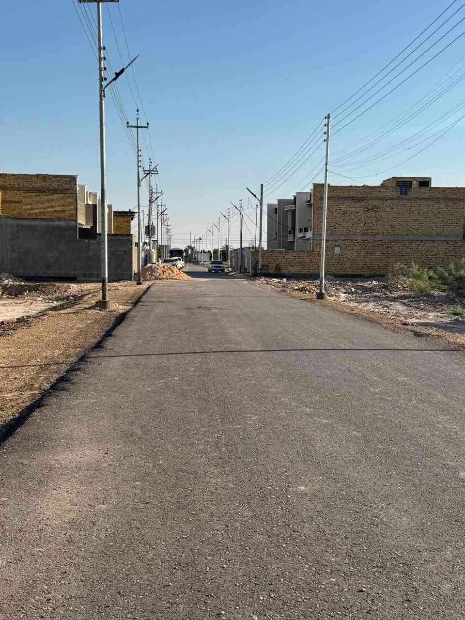 قطعه للبيع المساحه ٢٥٠الواجهه ١٠النزال ٢٥خدمات كامله ماء كهرباء تبليط أناره ليليه سند ٢٥حي القصور تبعد عن الشارع العام ٢٠٠متر للأستفسار ***********
