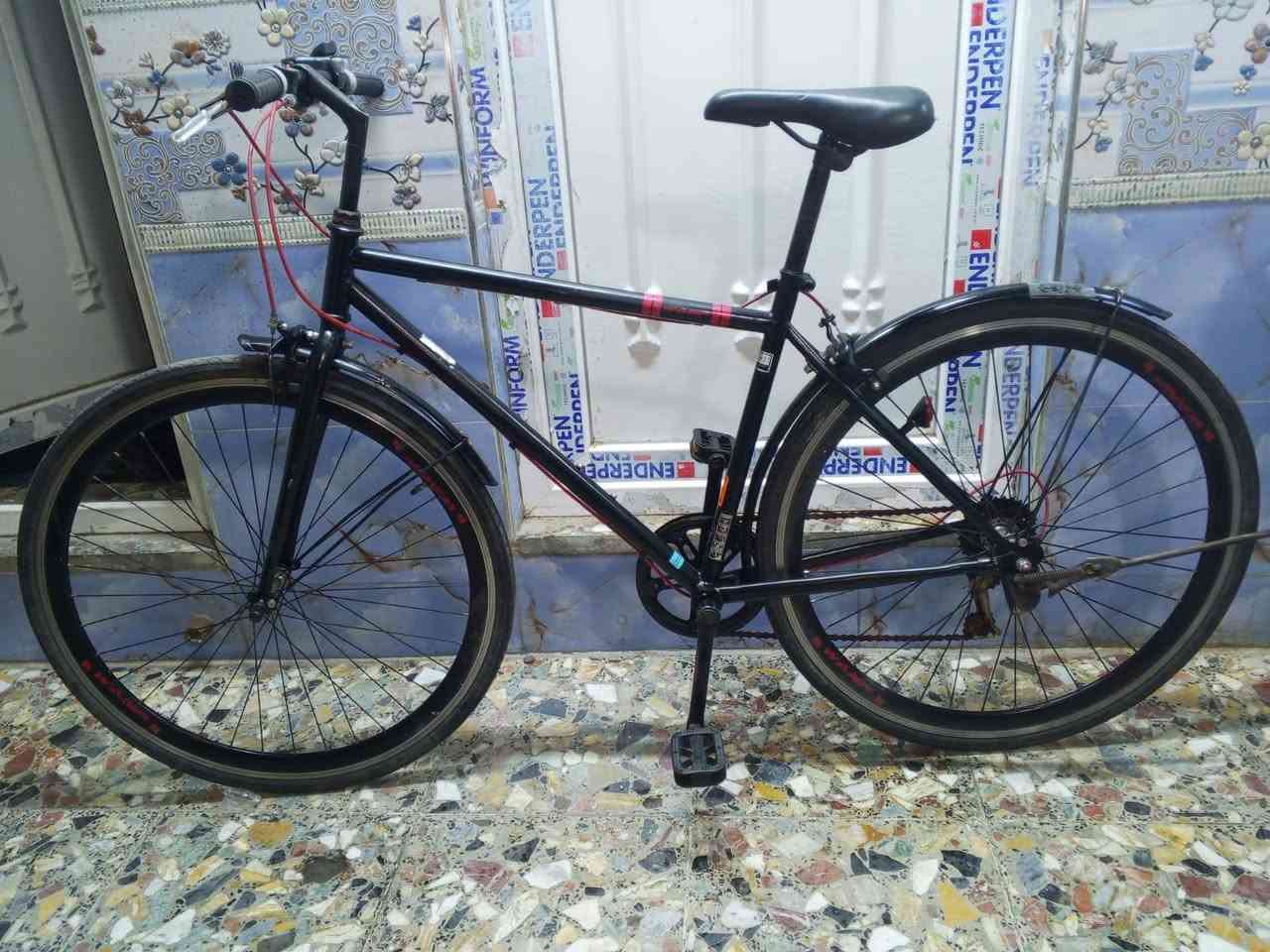 بايك بالة ياباني كامل من اي نقص حجم الإطار 700c x28 معدن حديد مخفف ويالة المنيوم طبقتين سستم شيمانو كير بريكات  كلشي شغال دراجة وضع حاوية السعر ١٠٠ مكاني بغداد مدينة الصدر ***********
