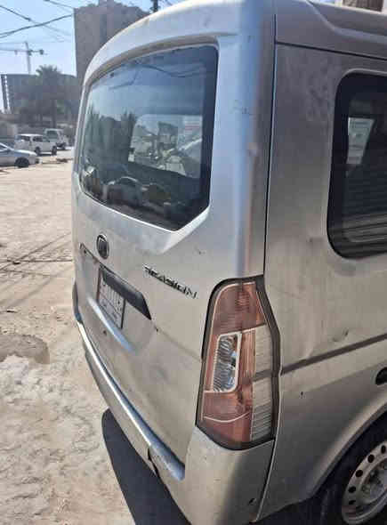 سلام عليكم
سياره ليفان 2014 

10 راكب 

محرك نضيف 

داخل نضيف 

باتري جديد

تبريد شغال 
السعر 28 بيها مجال

***********
