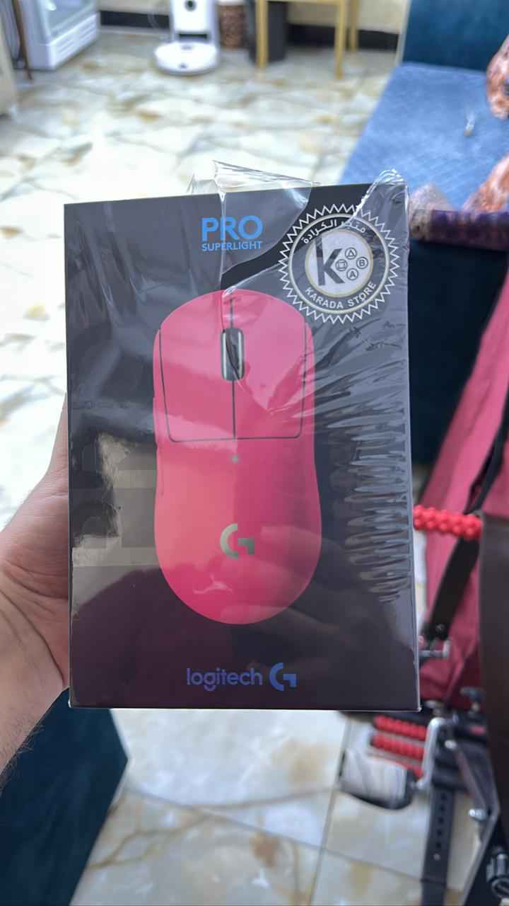 * شاشة: شاشة سامسونج أوديسي G4 مقاس 25 بوصة بدقة Full HD وتردد 240 هرتز وقت استجابة 1 مللي ثانية.
 * ماوس: ماوس لوجيتك G Pro Superlight لاسلكي وردي خفيف الوزن.
 * كيبورد: كيبورد ريدراجون Fizz RGB ميكانيكي سلكي بتصميم 60٪.
 * ماوس باد: ماوس باد ستيل سيريز QcK Heavy XXL كبير الحجم.
الميزات:
 * جميع الأدوات بحالة ممتازة وتعمل بشكل جيد.
 * تصميم عصري وأنيق.
 * أداء قوي ومناسب للألعاب.
السعر: 335  الف عراقي (غير قابل للتفاوض).
للتواصل: [‏‪***********‬‏ واتساب ].
ملاحظة: يرجى ذكر أن الأدوات تباع كمجموعة واحدة ولا يمكن بيعها بشكل فردي. بغداد, العراق
