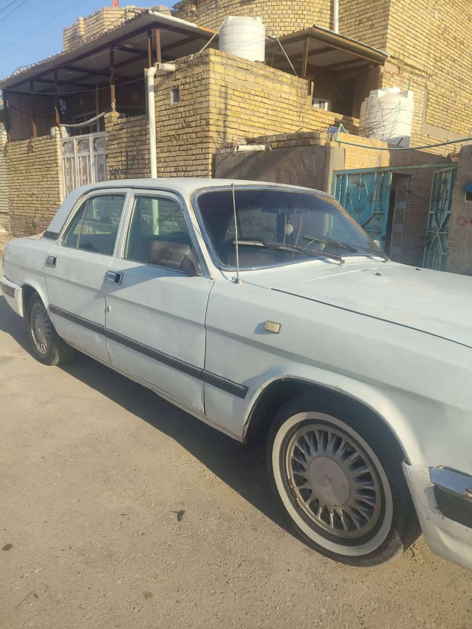 السلام عليكم فولكه للبيع سياره جاهزه من كلشي گير مكينه شرط اصوليات السياره جاهزه وكاله بسم صاحب السياره تبريد نقص غاز حداديه نضافه 80 بل ميه كهربائيات شغاله كلها غرفه نضيفه باتري جديد سياره سعر 46 وبيها مجال قليل مكلف بلنشر رقم صاحب السياره *********** مكان سياره حي العسكري
