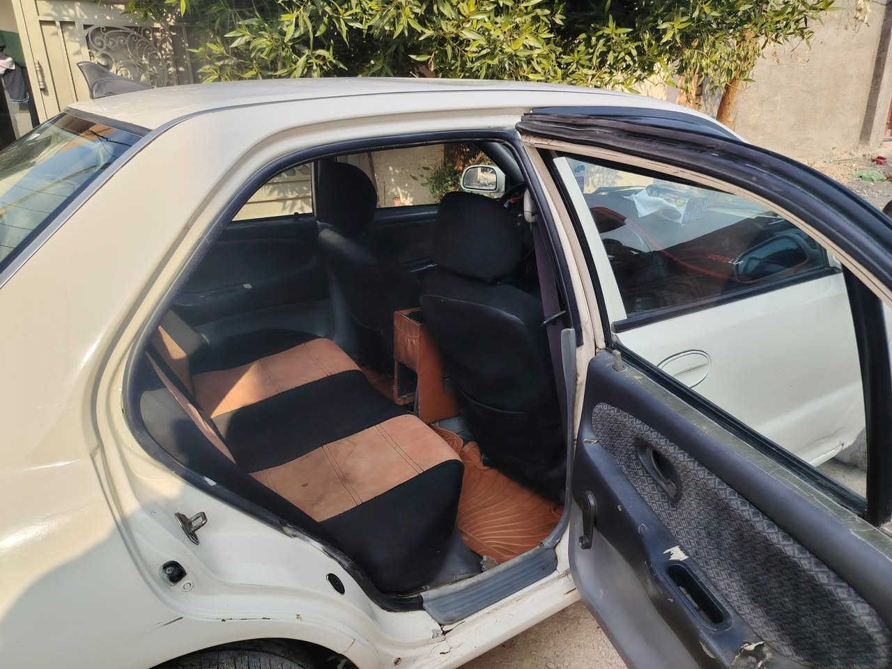 السلام عليكم للبيع برتون 2004 
السياره مصبوغه حزام كير ومحرك مال حاويه 
التبريد بي ليك تدفئه شغاله تخم تاير جديد 
رقم بغداد نكليزي الي 2030 
السعر 48 وبي مجال 
رقم  ***********
