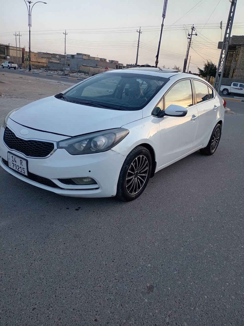 سلام وعليكم سيراتو مديل 2015 وراد خليجي فتحه كامل مواصفات ماعده بصمه مكينه وكير كفاله 1600 دوش تبريد حداديه كامله جاهزه تخم تاير جديد رقم بصره انكليزي السياره طابه هزه كامله سنويه 2031 السعر 93 رقم الهاتف ***********
