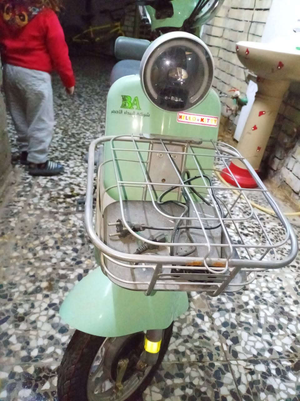 السلام عليكم شباب دراجه شحن للبيع دراجه ما مستعملينها اسبوع واحد وضميناها بالبيت  دراجه ما طالعين بيها لا منها ولا منه دراجه جديده نسختين
*********** الاستفسار على هذا الرقم
