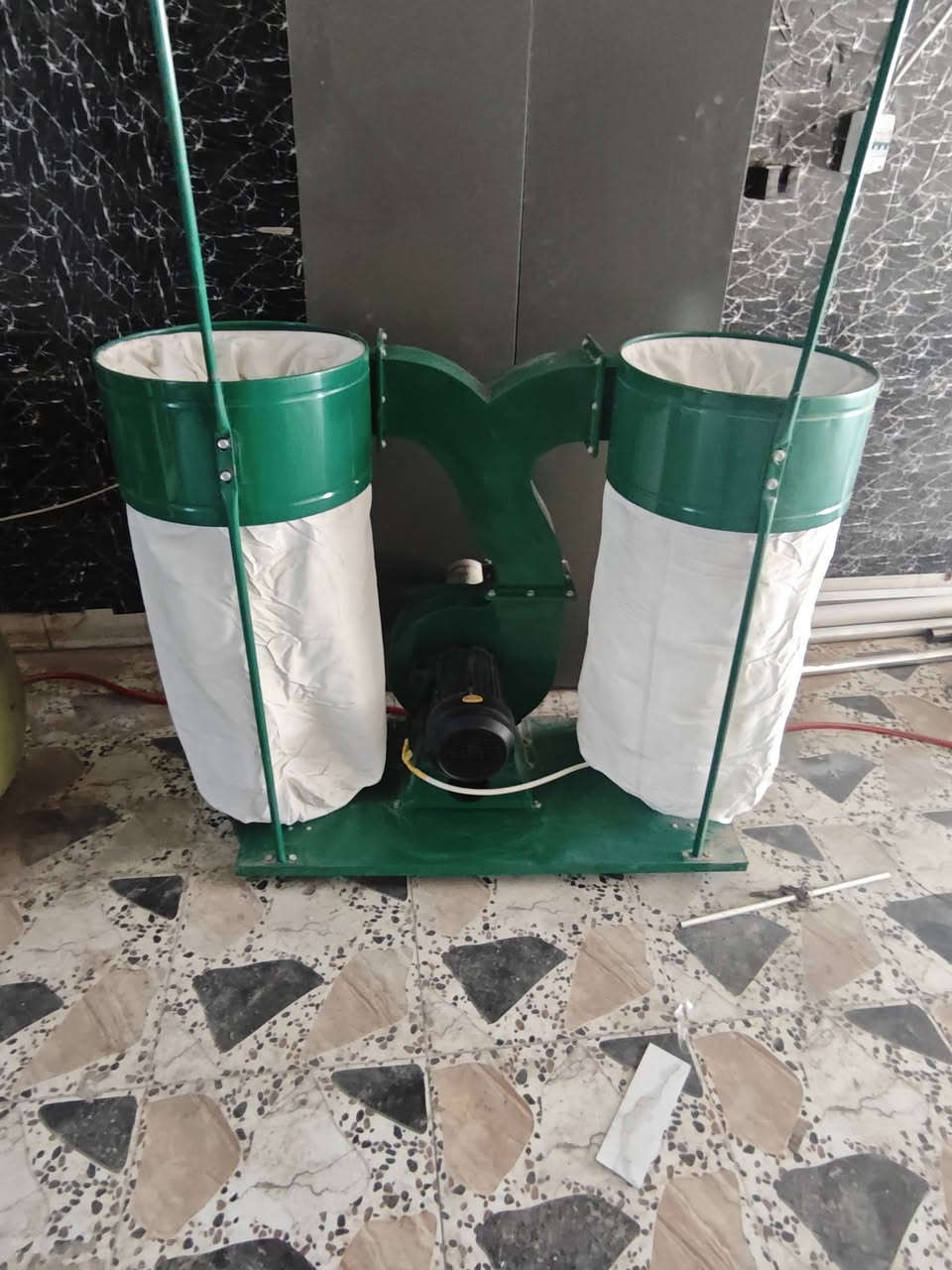 مكلف بل نشر مكائن للبيع
1-المعواچه سعره مليون و200 وبيه مجال 
للأستفسار ***********
