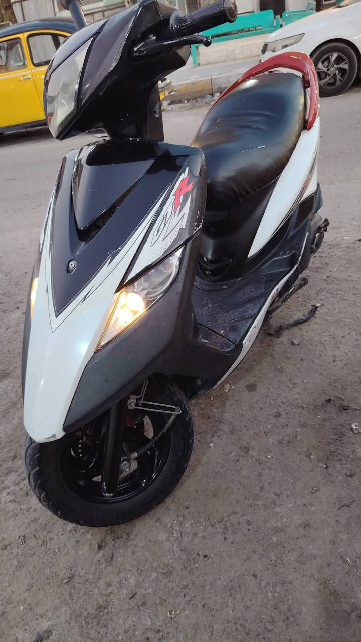 دراجه جديد والله عضيم نضيفه فدمره سعر 625وبيه مجال كلشي بلادي بغداد شارع حيفا ***********
