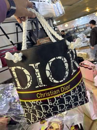 شنط نسائية • مفرد • جملة