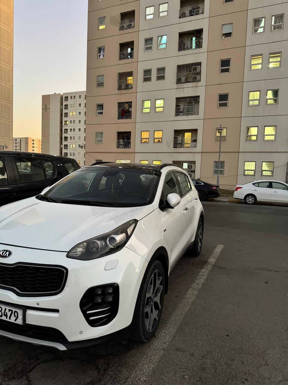 السلام عليكم كيا سبورتج جي تي لاين 2018 للبيع 
خليجي السيارة مكفولة كفالة عامة ماشية 72 الف كيلو
محرك 2400 كير مكينة حدادية كلة جديد سيارة مامتعوبة وحيل جديدة رقم بغداد الانكليزي تحويل بشرط تبريد ثلج فول مواصفات بنوراما كشنات جلد تدفئة تبريد بالكشنات تحكم ستيرن جهتين حساسات امامي خلفي كامرة وشاشة بلادية وشاير بالمري صالنصات دبل كزوز بلادي ثلاث أنظمة قيادة ايكو ونورمال وسبورت ومعروفة مواصفات جي تي لاين والسيارة أكرر جديدة واستعمال شخصي مكاني بغداد بسماية سعرها 197 وبيها مجال بسيط للاستفسار اكثر *********** اخوكم مؤمل
