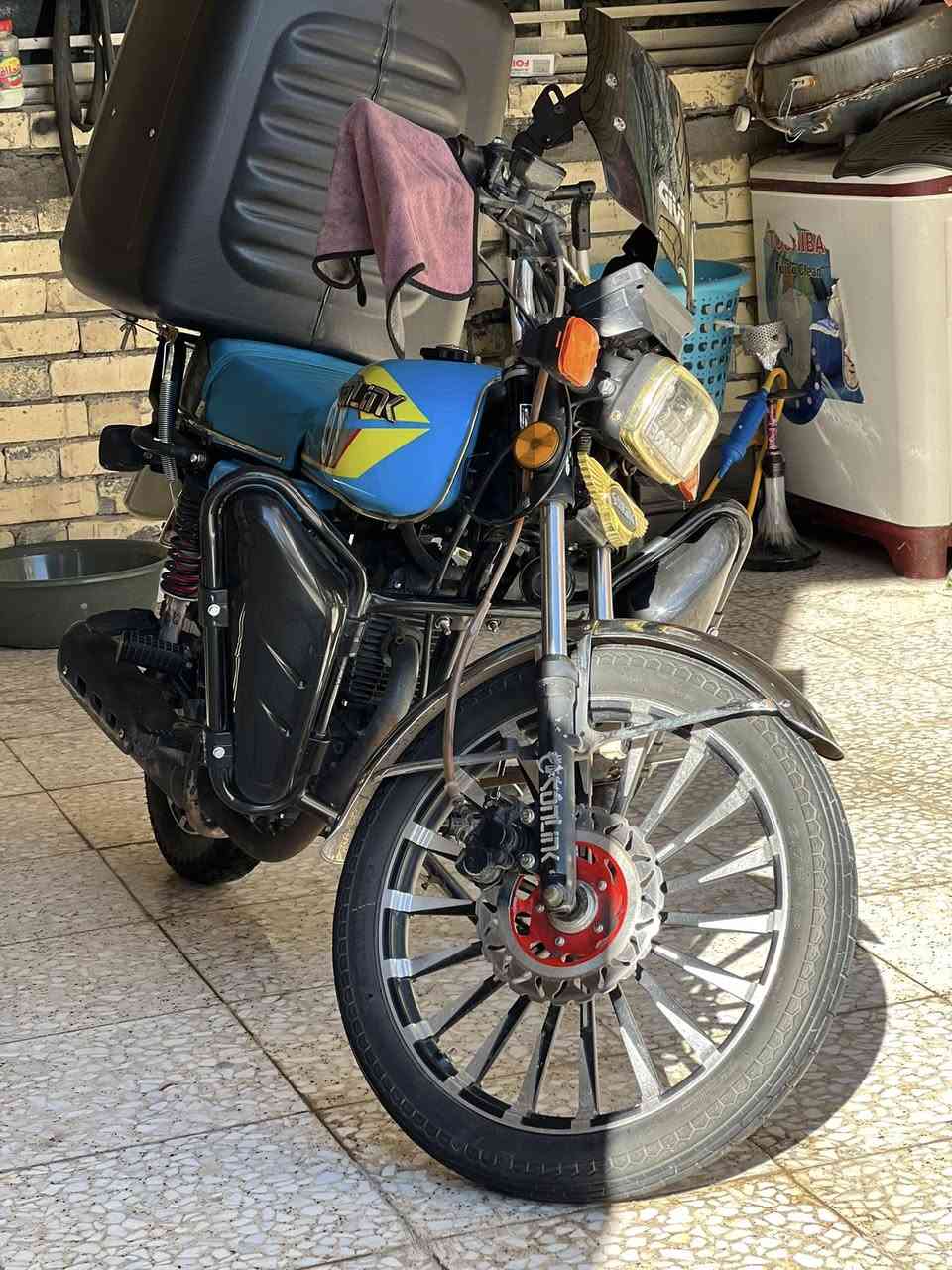 سلام عليكم دراجة إيراني سيفان موديل 2024 كفالة عامة شغل واطلع كبل لشارع نقصهة كفر مال باتري سعرهة 700وبيهة مجال حك الجية العنوان بغداد التاجيات ***********
