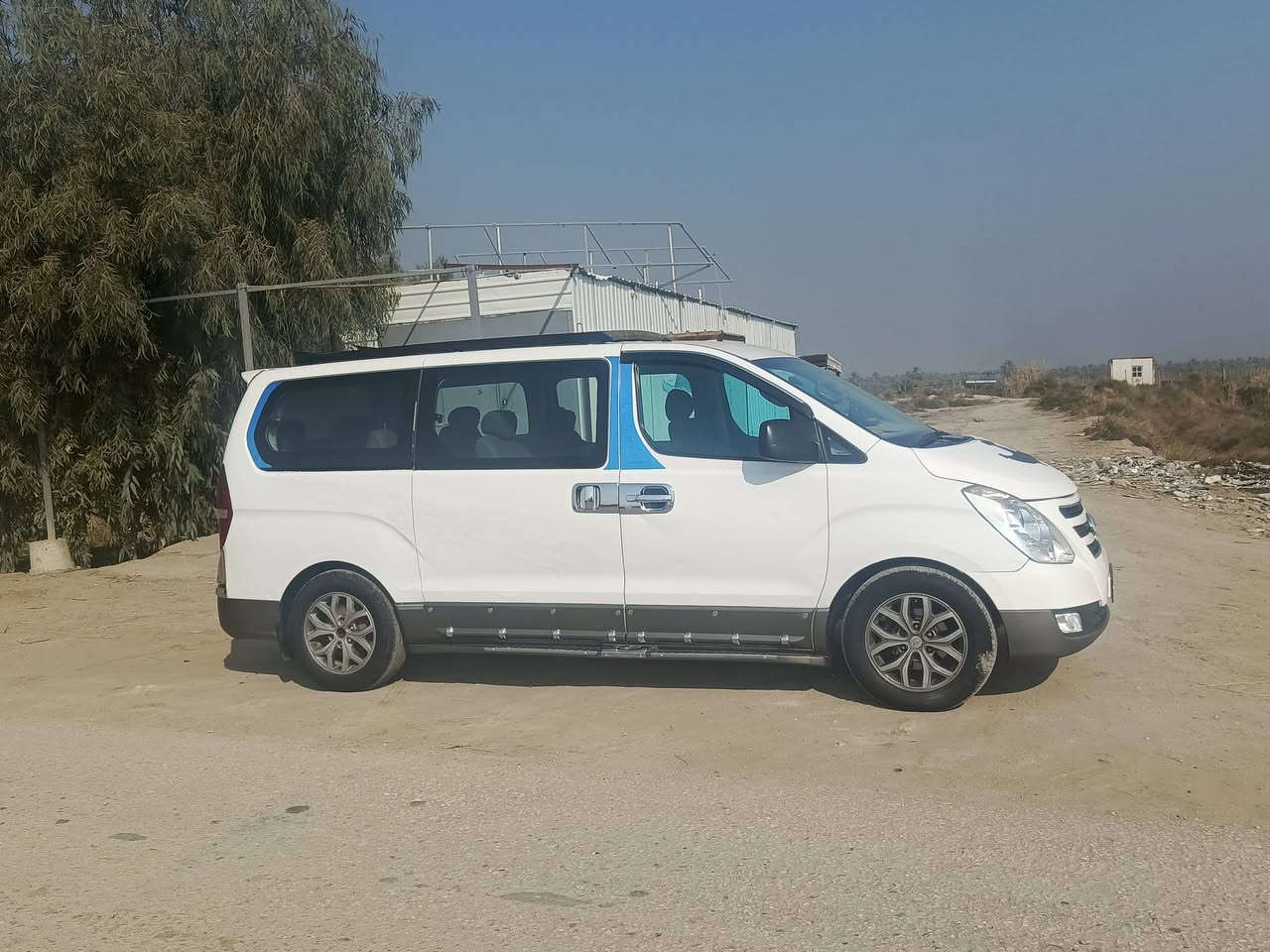 السلام عليكم ستاركس موديل 9 محوره مسكر كير عادي رقم ميسان دولي سياره كفاله عامه من التبديل والضربه سياره جاهزه مال جناي مكينه كير حداديه تخم تاير تبريد ثلج دواخل بالكامل فول واحد ع واحد العنوان الديوانية الدغاره ***********
