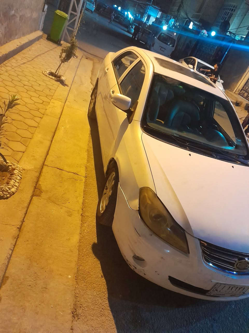 بي وايدي مديل 2013 اوتماتيك فول بصمه رقم نجف بسمنه مداور ثاني يوم مكفوله من صبغ والضربه والتبديل سياره ماشيه 95 الف بلاديه على وضع شركه مكاني نجف سعرها 48 وبيها مجال ***********
