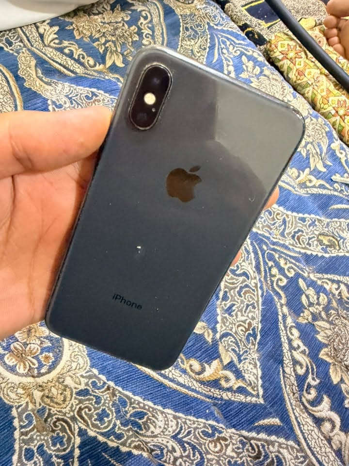 ايفون x
64 كيكا
مبدل شاشة بيها هذا الفطر البسيط صاير 
فيس ايدي جان شغال وبعدين ضهرت هاي الرسالة
ومبدل ضهر بطارية تعبانة 59 قدرتها
سيم شبكة سماعات مايكرفون بشرط

سعر ١٠٠
***********
