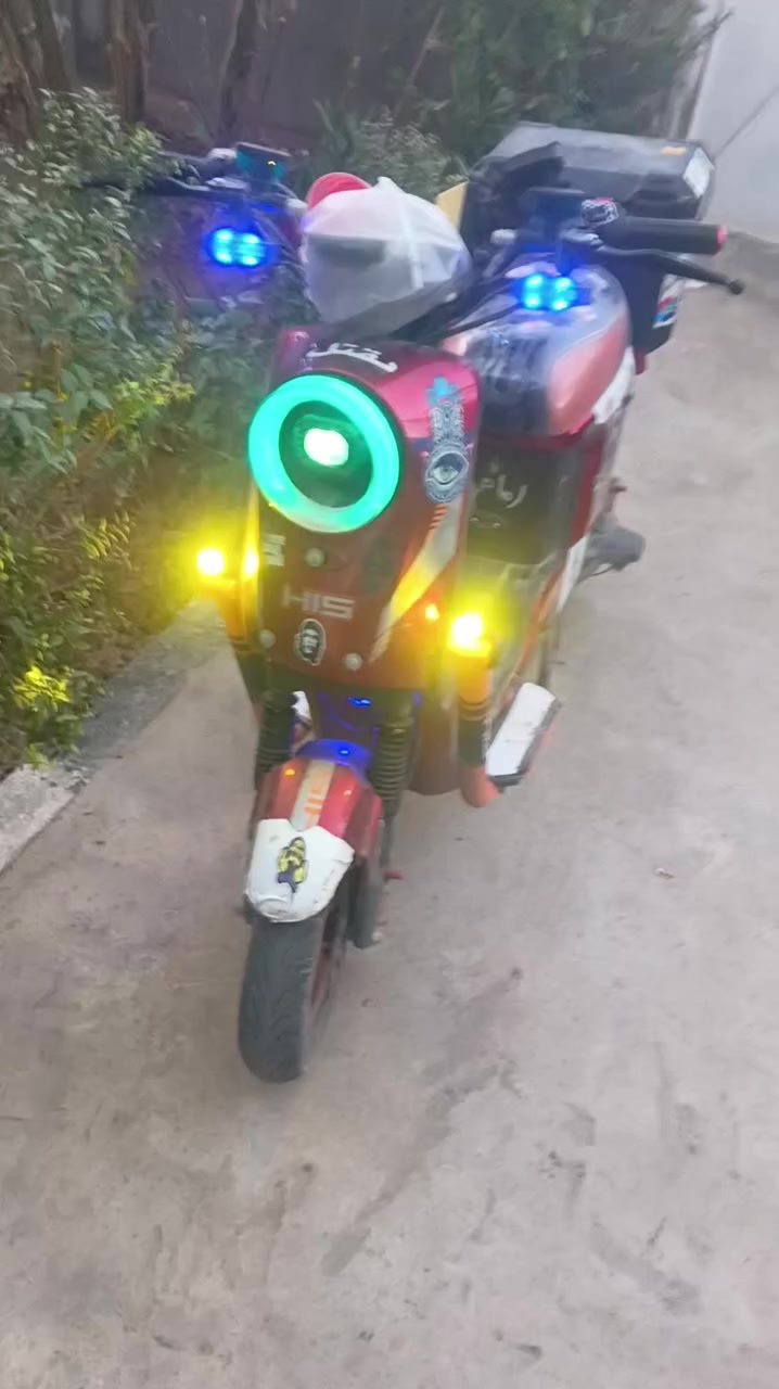 سلام عليكم ورحمه الله وبركاته 
دراجه شحن نضافه فووول الله شاهد صدك نضيفه وحلال بيهة الفلوس ب 375 الف ***********
