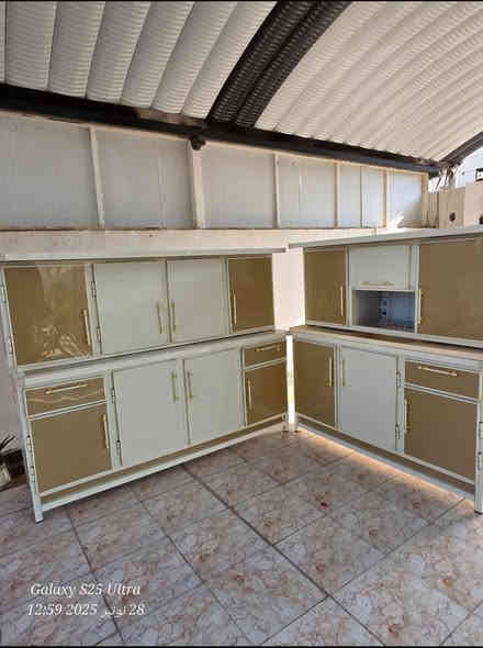 كاونتر مترين وسنك مترونص هذا 4 قطع مستعمل قليل مكان بصره موجود توصيل داخل بصره سعره 650 👈***********
