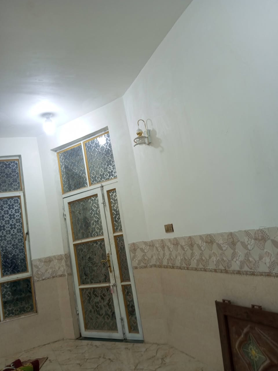 🏠بيت بيع مكان حي امام الرضا ركن على شارعين ☎️العاتف:***********
