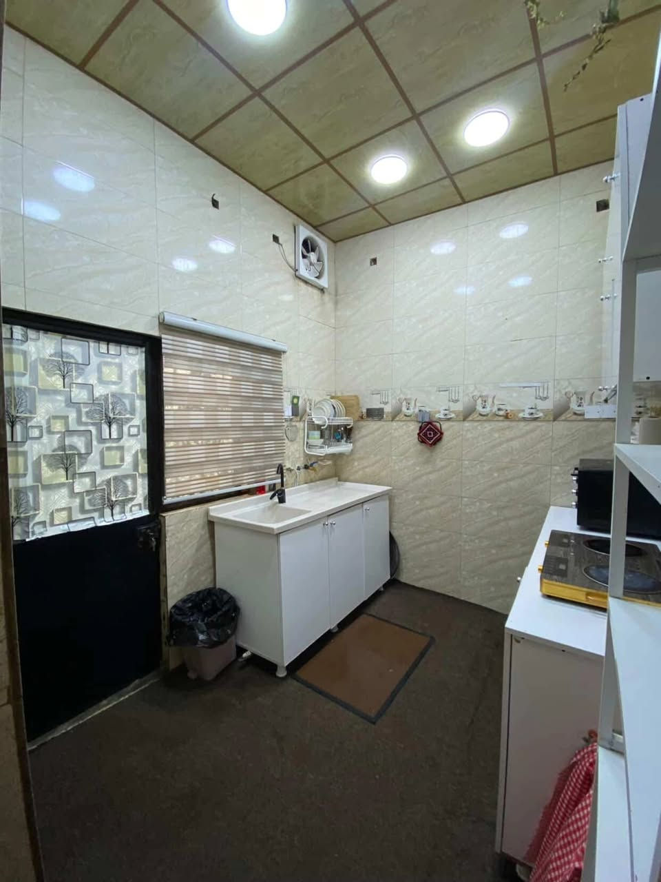 بيت  عائلة صغيره للبيع مساحته 80متر بلدية 
 يتكون من طارمه وحمام خارجي ومطبخ 
وصاله ودرج يكدرون يبنون مشتمل طابق ثاني  وغرفتين وحمام داخلي 
السعر 35بيه مجال بسيط
العنوان عويسيان مقابل مدارس لاعلام زراعي تابع للبلديه
للاستفسار 0770903308
@reaym_ibrahim


**إذا كنت صاحب هذا الإعلان وتريد حذفه لأي سبب، رجاءا أرسل رسالة إلى الدعم الفني**