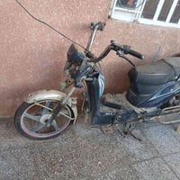 دراجه البيع نوع هارلي  شغله بس ماتمشي بيه عطل ماعرف شنو عطله  سعره قيم...