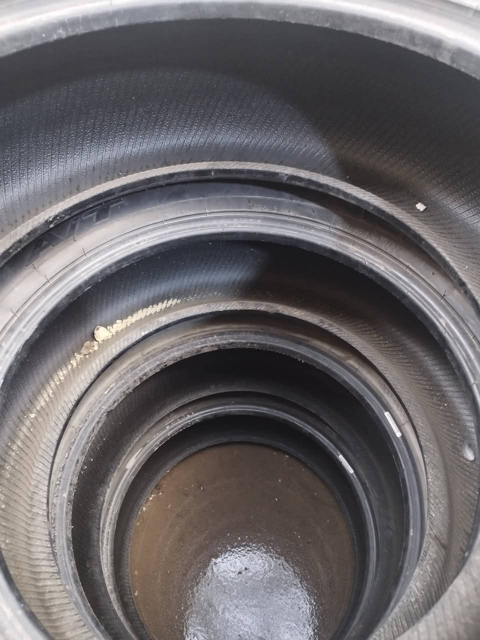 السلام عليكم
تخم تاير قياس 20/55/275 USA 
السعر 150 موقع بغداد الشعب للاستفسار ***********
