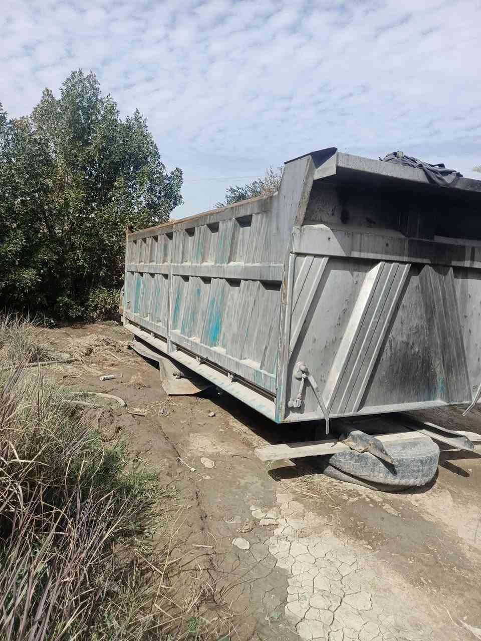 السلام عليكم للبيع بدي مال اكتروز نضيف  طوله ٥و ٦٥ كامل البدي مكان حله الاستفسار على هذا رقم ***********
