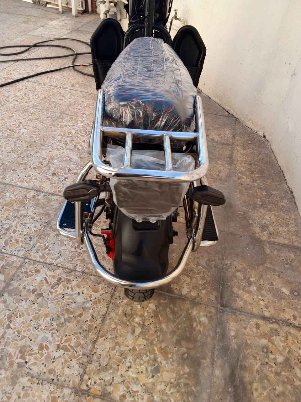 السلام عليكم متاح ماطور شحن للبيع موديل 24البطاريات أكثر من نص عمر كامل مكمل اي نقص مابي السعر 375 وبيه مجال  العنوان هيت الجبل قرب شركه صدى الناعور هاتف ***********
