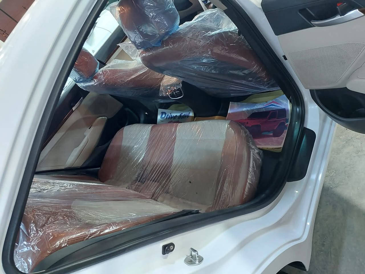 سلام عليكم
النترا 2020 
كفاله عامه 
رقم بغداد تحويل مباشر 
محرك 2000 دوش
ماشية ٦٧كيلو
فول موصفات 
بصمه 
بصمه ابواب 
بصمة جنطة
تبريد قطعتين 
حساسات خلفيه 
حساسات اماميه 
كاميرا أمامية وخلفية
شاشه 
فول تحكمات ستيرن
فتحه 
يدات نيكل
مري شفط
ترحيب 
فتح جنطه عند الاقتراب
كشن جلد لونين
السعر ١٧٥وبيه مجال
العنوان الشطرة
***********
