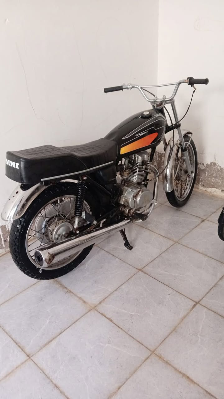 سلام عليكم دراجه لبيع
مكفوله من صرقك وكاتبك عن صرقه
السعر 250 وبيه مجال غير متواجد عل فيس 
هذه رقمي ***********
