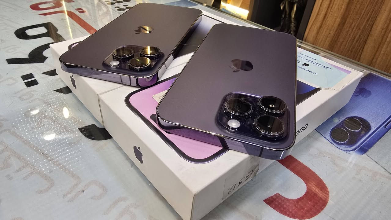 14برو ماكس عربي شرق أوسط بطاريه 88ذاكرته 512 
14برو ماكس خطين بطاريه 84 ذاكره 256 
ملحقاتهن كامله وبيهن ظمان الاجهزه 

ديوانيه شارع المصورين مكتب رويال للاتصالات قرب مصور سومر  رقمي للاستفسار ***********
بيع او مراوس
