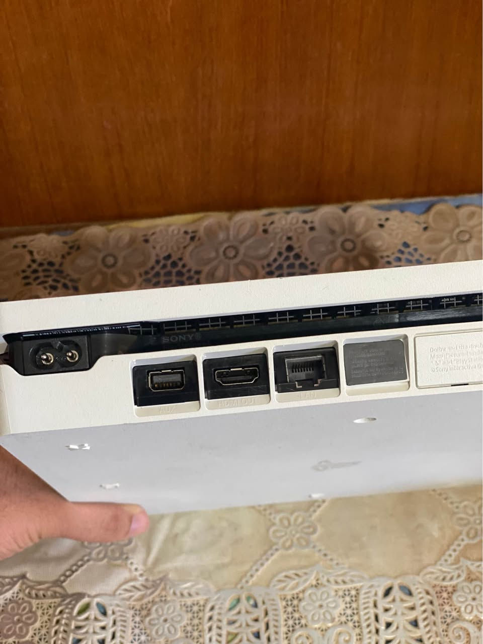 السلام عليكم جهاز بلي 4 مهكر نظام 11 كامل سعة 500 G على اخر سن  مع كامل ملحقاتة بالاضافة الى هارد 1 تيرا  يعني عندك 1500 GB مع الالعاب الي بي   تقريبا 33 لعبة يعني قلة تلكه جهاز بي هاي الكمية من الالعاب و مثل ماتشوفون البلي نظيف جدا اضافة الى لونة الابيض المميز
الالعاب الي وياه 
كل اجزاء battlefield مع الاضافات 
وكل اجزاء call of duty مع الاضافات 
وكل اجزاء God of war مع الاضافات
وكل اجزاء devil may cry مع الاضافات
وكل اجزاء tomb raider 
وكل الالعاب كرة القدم الشهيرة pes من 17 الى 21
ولعبة GTA 5
ولعبة GTA san andreas definiteve edition
بي ثلاثية Gta بداخلة
- Gran turismo sport
- crash team Racing 
- darksiders 3
- Dead or alive 5 ,6
-killzone shadow fall

السعر 300 وبي مجال

للتواصل *********** بغداد, العراق
