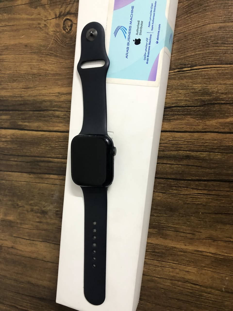 سلام عليكم ساعه ابل جيل8 حجم 45 ذاكره 32 بطاريه85 بيه شخوط بل شاشه تنجلي طبيعي غراضه كامله سعر240وبيه مجال مكان بغداد لايوجد توصيل ***********واتس
