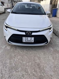 تويوتا كورلا هايبرد 2025 فول مواصفات شكل الأمريكي ماشيه 3 الف بعدها زی...