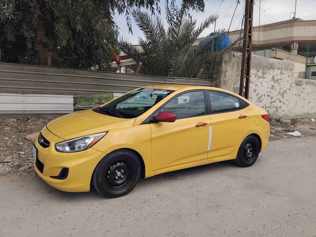 السلام عليكم للبيع أكسنت موديل 15 مكفول من الضربه والتبديل ليبل واحد محرك 1600 كير تبريد تدفئة صدر أمامي اوخلفي جديد تخم تاير رقم بغداد انكليزي جديد تحويل ثاني هيئة وغرمات مصفرينها السياره جاهزه مال جناي احله من الصور داخلها جديد  للإستفسار *********** مكان بغداد
