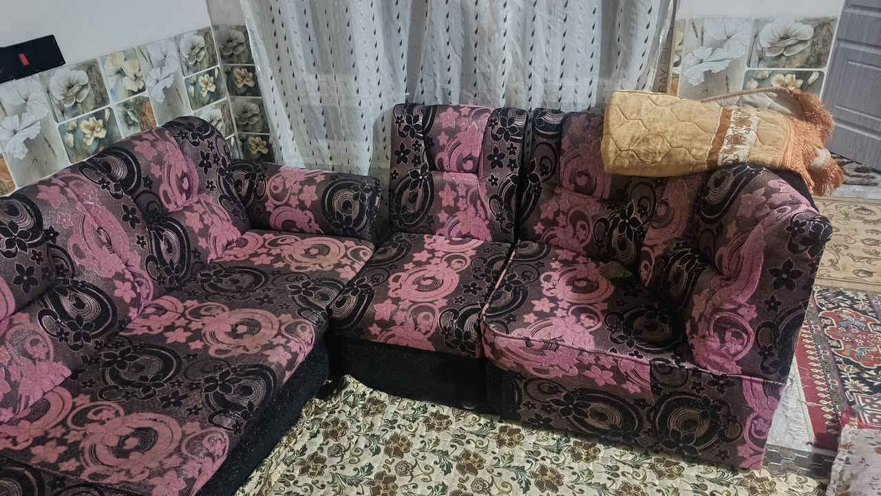 سلام عليكم قنفات للبيع نضيفات شرط لسعر 50الف رقمي*********** مكاني كركوك❤
