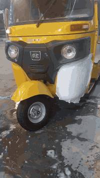 السلام عليكم  تكتك 2022تكتك بيها الغد معجون والغد حار مكينه مكفول من تفيلس مرقم سنوه سعر 7600بيها مجال رقم***********
