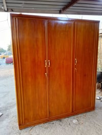 كنتور ٣ ابواب نضيف جدا جدا جدا جدا ثكيل تسكام صاج سعر ١٩٠ الف وبلعافيه...