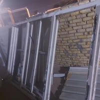 ٤ قواطع الامنيوم ثنين منهم ٣ متر الطول العرض ٢ متر والباقي على مترين ط...