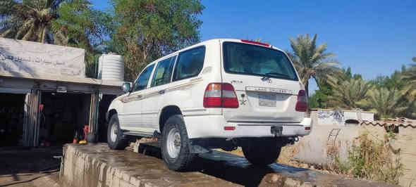 مونيكا للبيع موديل ٢٠٠٣ دشبول عالي
محرك كاز بلادي كير ومكينه حاويه
سنويه جديده 
تخم تاير 
داخله جديد 
السعر 93$
***********
