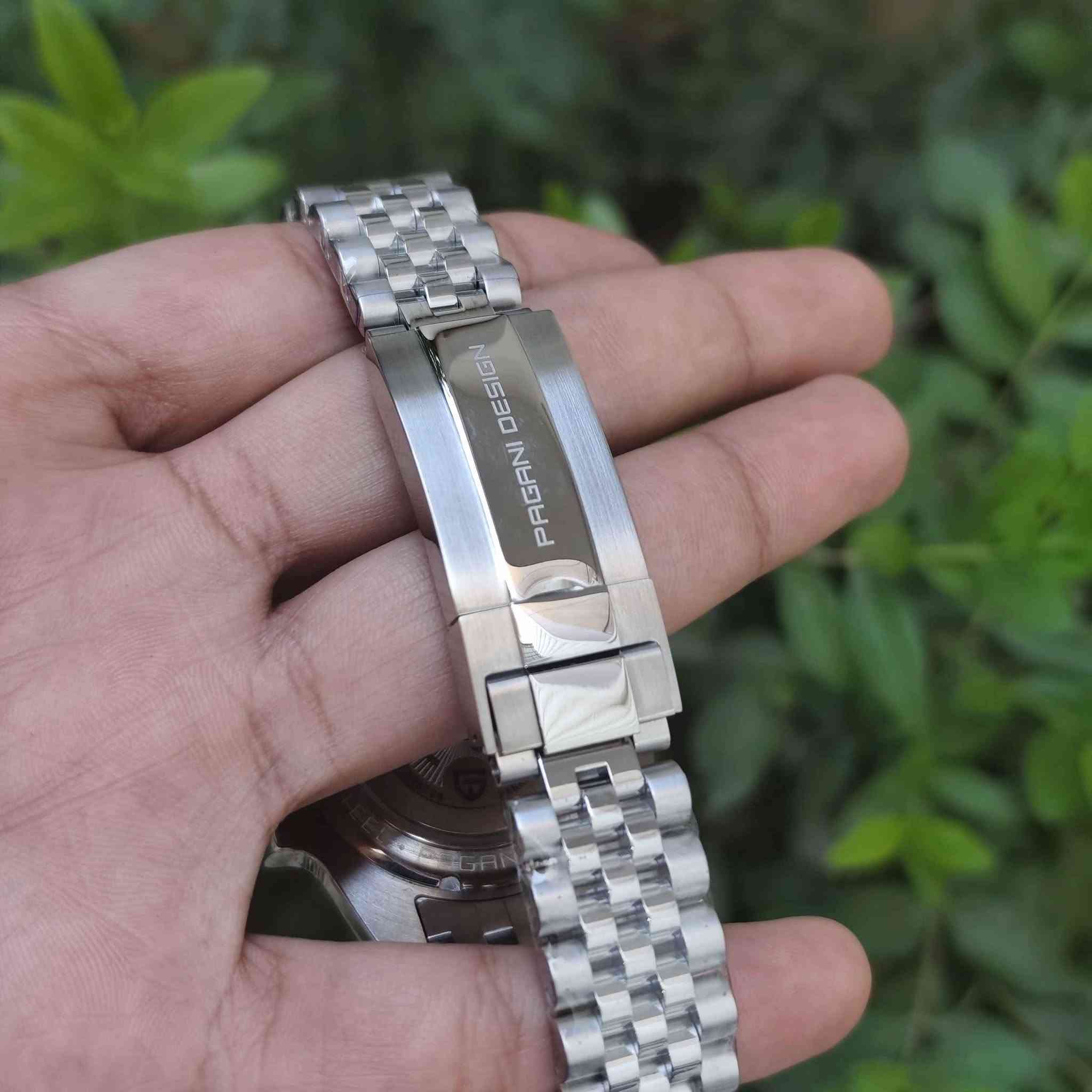 ساعة ماركة باكاني دزاين بيبسي اصلية 🔵🔴⌚
PAGANI DESIGN 
PD-1662
جديدة لوك 
متوفر من نفس الموديل (الكولد بلاك+الكلاسيك(اللون الاسود+السبرايت لليد اليمنى+الباتمان وكل قطعة وسعرها)
(الصور خاصة بالقطعة نفسها )
ساعة جميلة جداً 
ماكنة اوتوماتيك كشف GMT
مقاومة للماء حتى 100 متر 
ستانلس ستيل مقاوم للخدوش
قطرها 40 mm
لامينوس مضيئة
قفل بحري
رنك دوار وسير چوبلي
متوفر توصيل لكل العراق 🇮🇶
#ساعة #ساعات #ساعات_رجاليه #ساعات_فخمه #بغداد بغداد, العراق


**إذا كنت صاحب هذا الإعلان وتريد حذفه لأي سبب، رجاءا أرسل رسالة إلى الدعم الفني**