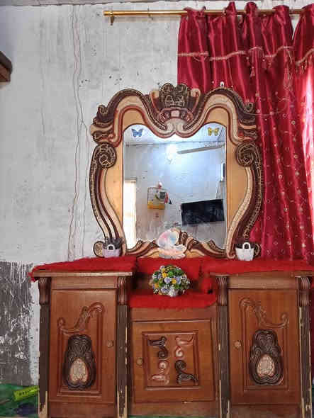 سلام عليكم
قرفه للبيع
 سعر 350
 مكان سيددخيل
 مبايل ***********
