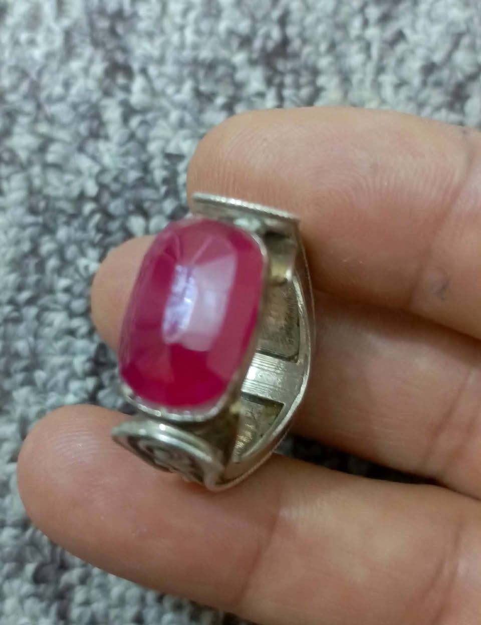 خاتم ياقوت فرط الرمان صياغه سلجوقيه السعر 100 بغداد الزعفرانيه ***********
