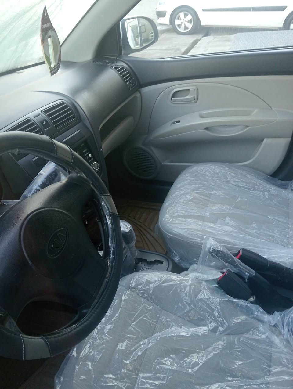 السلام عليكم
بيكانتو للبيع موديل 2011
بدون صبغ بدون تبديل كابون بانزين موجود
جاهزة السيارة فقط ملاحظات بيها 
رقم مسطرة جديد اربيل 
السعر 78 بيها مجال بسيط
التواصل على الرقم ***********
