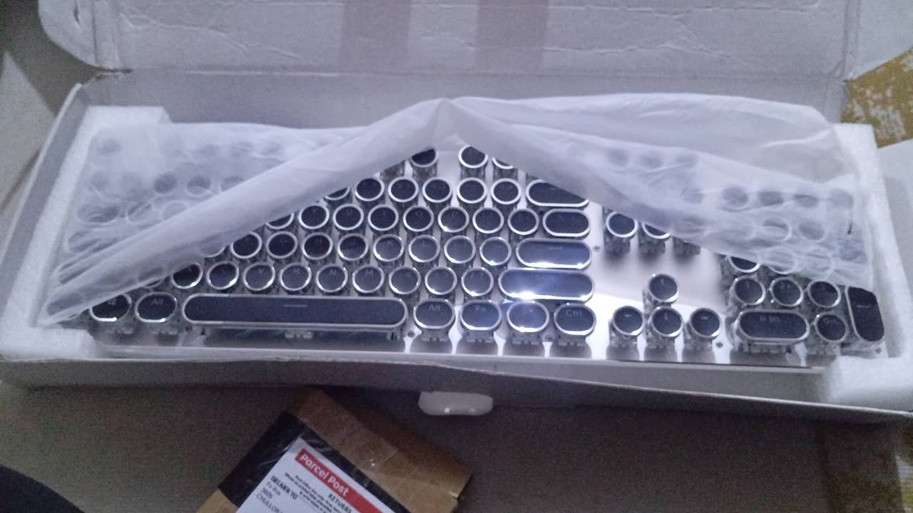 السلام عليكم شباب مجموعه كيبوردات ار جي بي ميكانيكي التفاصيل على الخاص او الواتساب ***********
