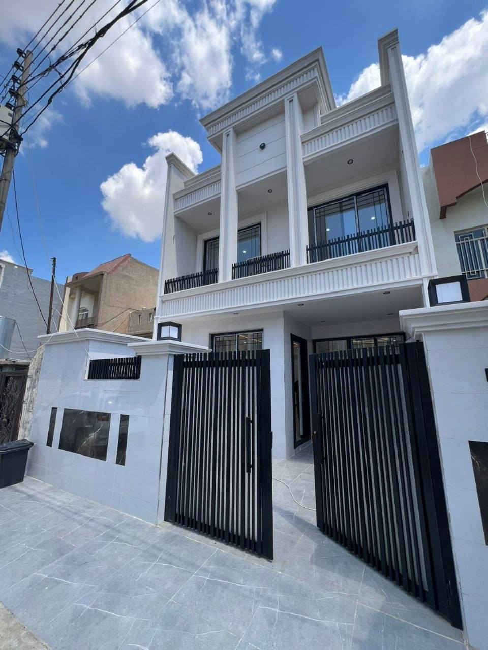 #عقارات_ابو_وسام 
🔸سند طابو يتسجل بإسم اي عراقي
📍أربيل-بيت للبيع حي مفتى قرب سايدين 40M 
➖مساحة 125M طابقين 
يتكون⤵️
➖4غرف نوم 
➖استقبال-صاله-مطبخ-مجموعه صحيات-كراج

📸 السعر والصورة متوفرة على قناتنا الرسمية في التليكرام 👇
🔗 https://t.me/Hassanabowissam
تابعنا الان وشوف احدث العقارات يوميا ع الصفحه الرسميه في فيسبوك
🔗https://www.facebook.com/share/1FHZ1d86H9/

📞 تواصل مباشر واتساب أو اتصال:
📱 ***********
📱 ***********

#عقارات_اربيل #شقق_للبيع_اربيل #بيو_لبيع_اربيل  #فلل_للبيع_اربيل #مجمعات_سكنية_اربيل
 #عقارات_كردستان  
#استثمار_عقاري_اربيل #عقارات_بغداد_سليمانية_اربيل  #عقارات_شمال_العراق  

⬅️ الأسعار والصور داخل القناة… لا تفوّت الفرصة

تابعنا الان وشوف احدث العقارات يوميا 🏘️
🔗https://t.me/Hassanabowissam

14 دفتر 50 ورقه
